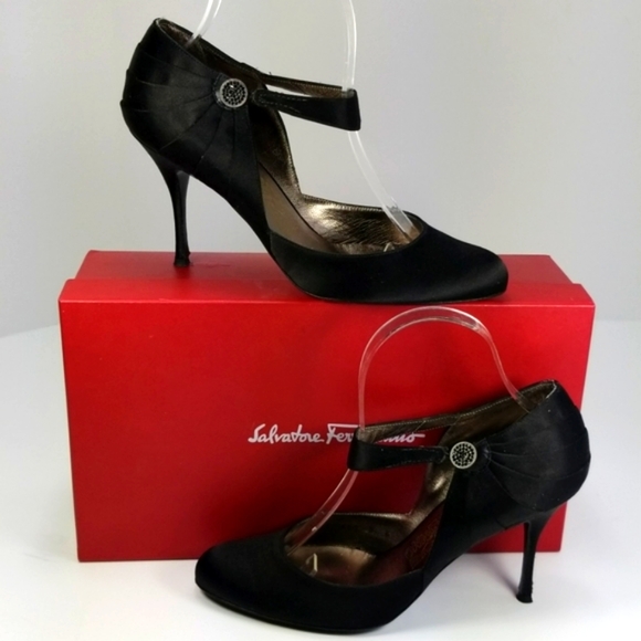 Salvatore Ferragamo Shoes - Salvatore Ferragamo Refly Black Satin Pumps